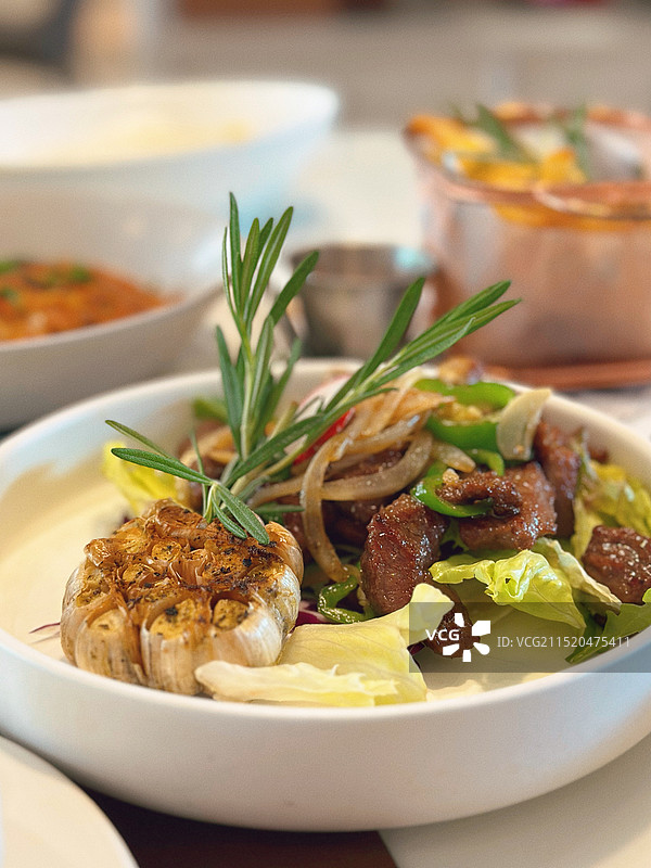 蒜香牛柳特写图片素材