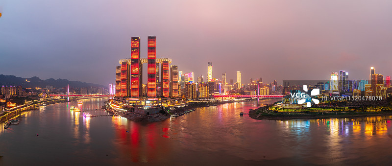 重庆来福士大剧园朝天门长江陵江交汇图片素材