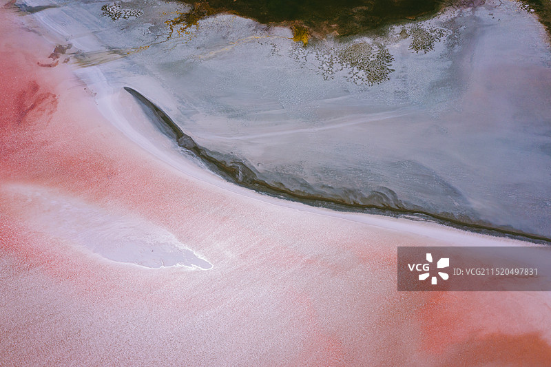 中国新疆哈密市伊吾县幻彩湖夏季航拍图片素材