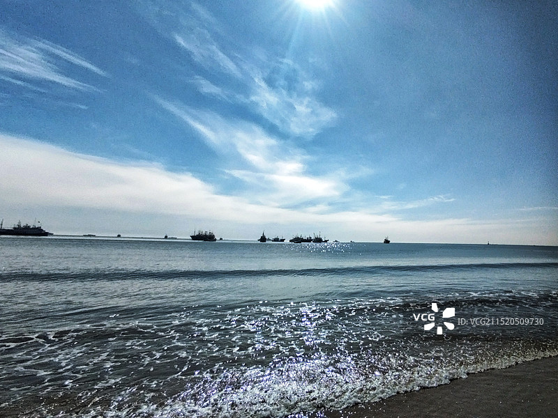 福建泉州惠安西沙湾海滩上午时分的海景图片素材