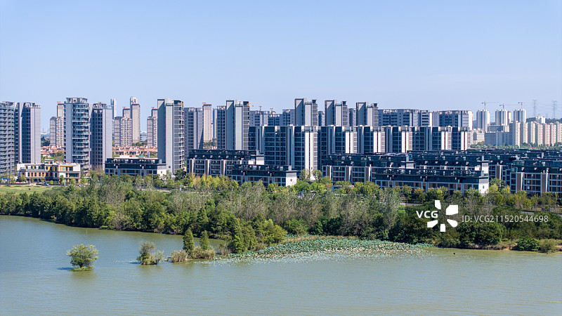 华润联投半岛九里蓝天中焦图片素材