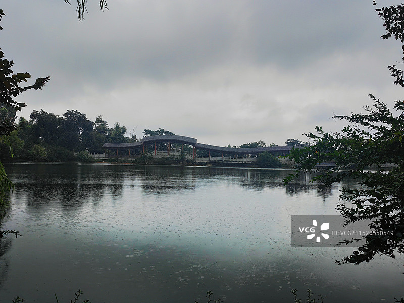 烟雨穿石湖图片素材