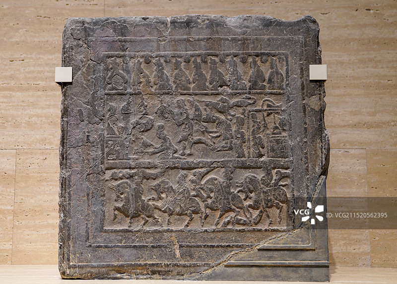 上海博物馆东馆 雕塑馆 东汉 拜谒庖厨骑从画像石图片素材