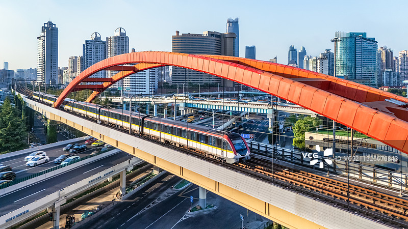 上海地铁轨道交通列车俯拍图片素材