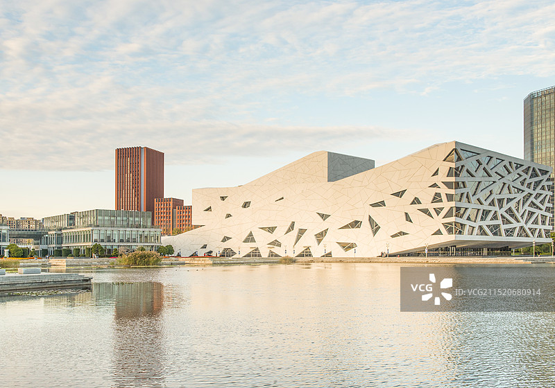 杭州临平大剧院全景 杭州 临平新城 临平大剧院 艺尚小镇 东湖公园 大剧院图片素材