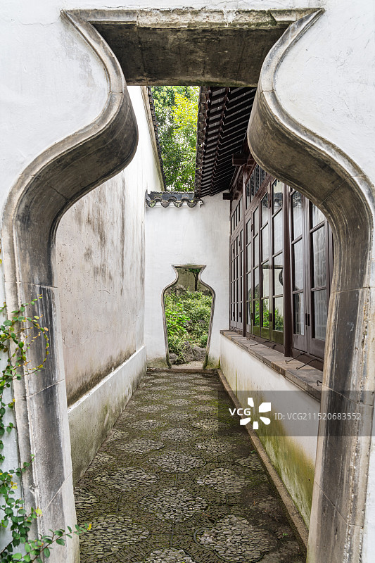 苏州环秀山庄 苏州园林 框景美学图片素材