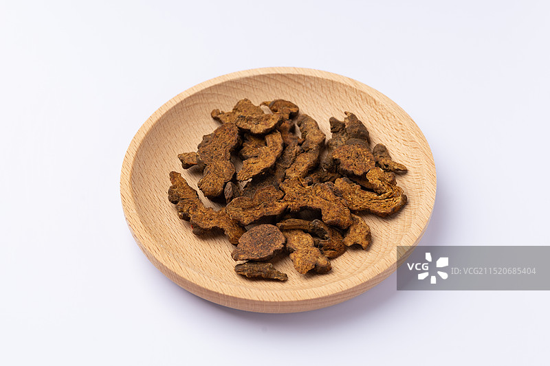 东北野生炒制苍术中药材，天然北苍术中草药，生苍术茅苍术切片中药静物特写图片素材