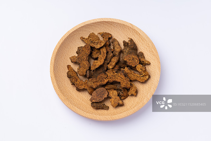 东北野生炒制苍术中药材，天然北苍术中草药，生苍术茅苍术切片中药静物特写图片素材