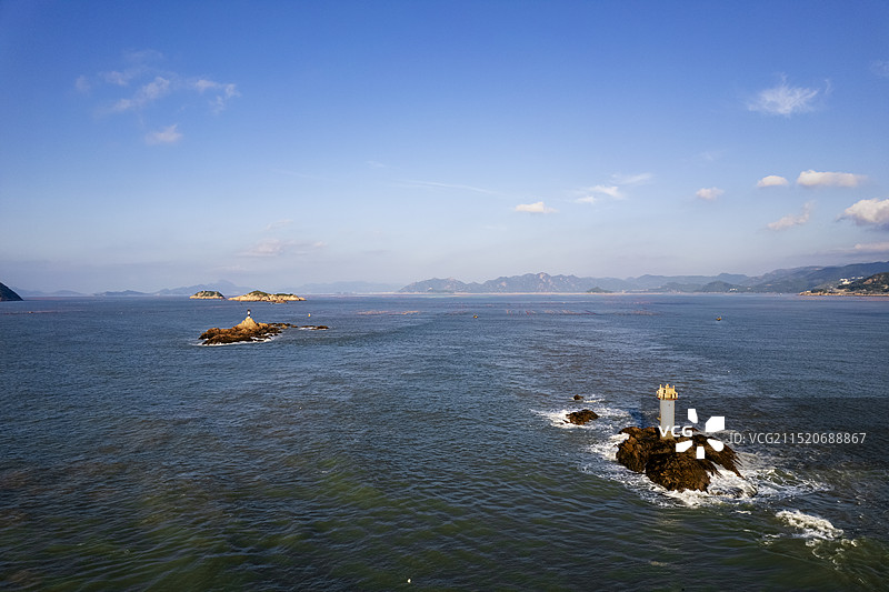 海上航行海岛礁石灯塔自然风光图片素材
