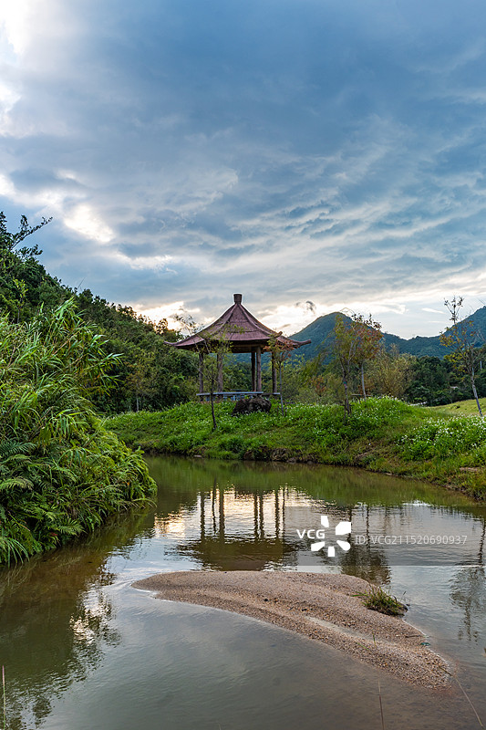 鹅凰嶂旅游风景区（鹅凰小镇）五福亭，广东省茂名市电白区罗坑镇图片素材