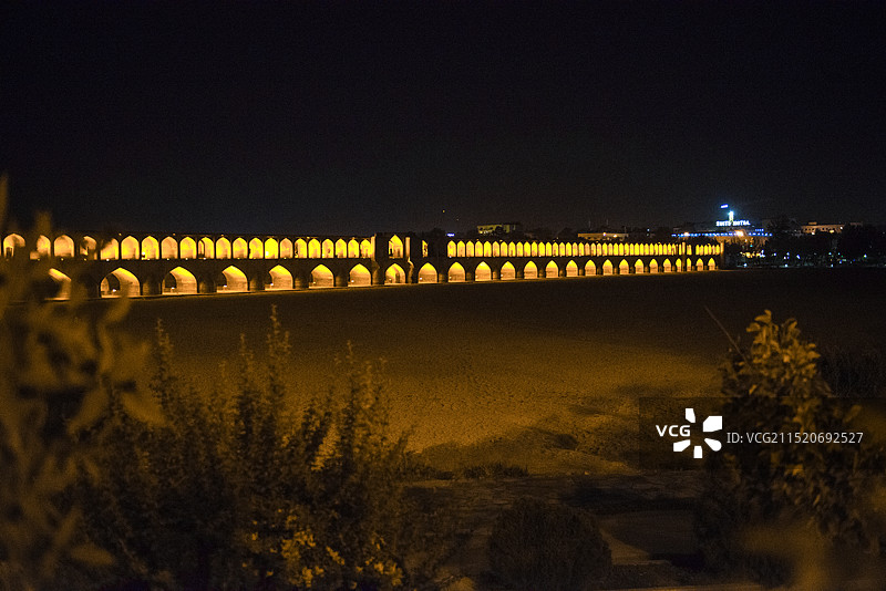 伊斯法罕三十三孔桥图片素材