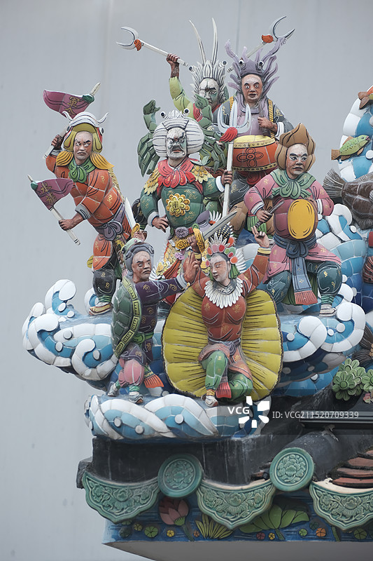 潮汕地区屋顶嵌瓷工艺-虾兵蟹将图片素材