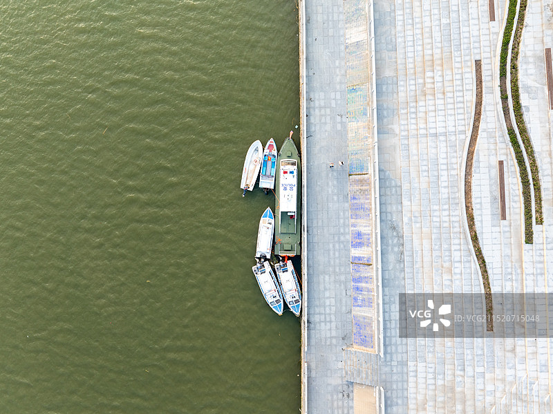 周口沙颍河滨河公园快艇码头图片素材