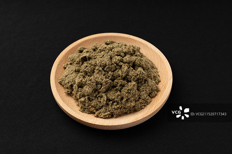 野生高山纯艾绒中药材，艾灸绒中草药，散装艾草粉中药原材料静物特写图片素材