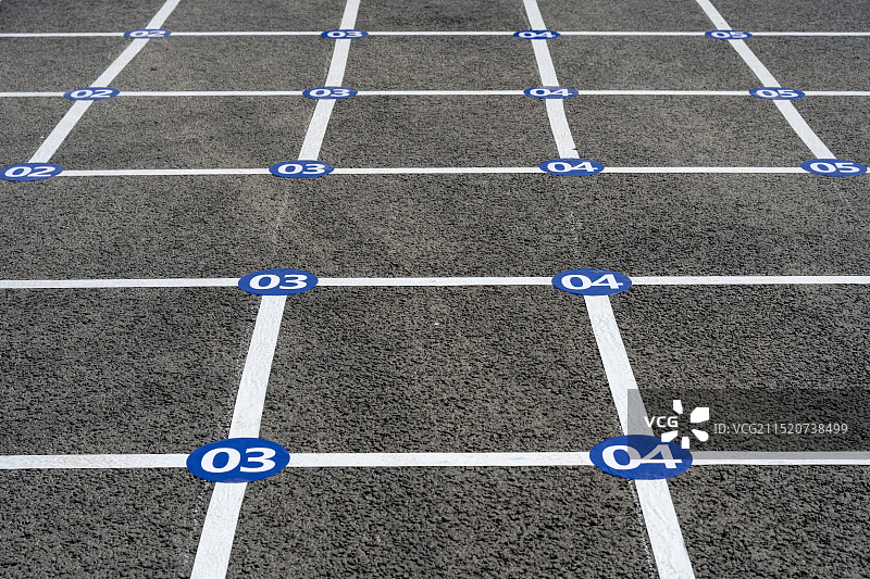 柏油沥青地面数字标签十字网格田字格定位点位站位图片素材