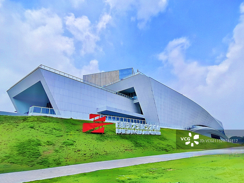 侧后拍摄广州大湾区艺术中心图片素材