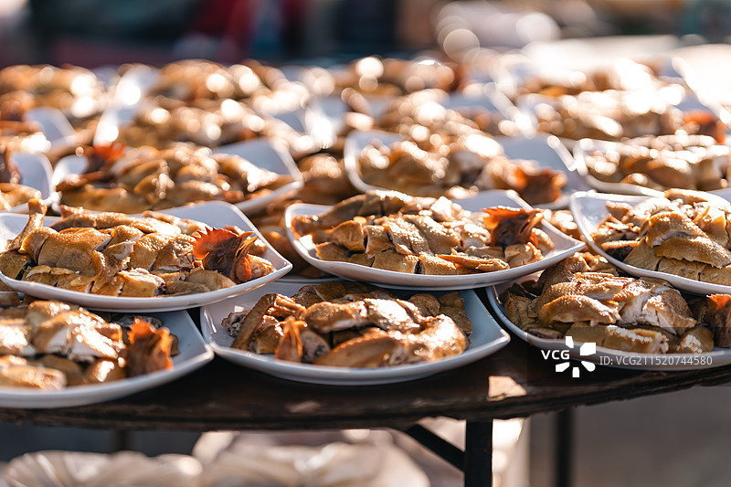 广东佛山热闹的中国传统节日气氛聚餐图片素材