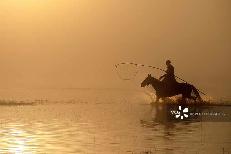 克什克腾旗坝上之策马将军泡子图片素材