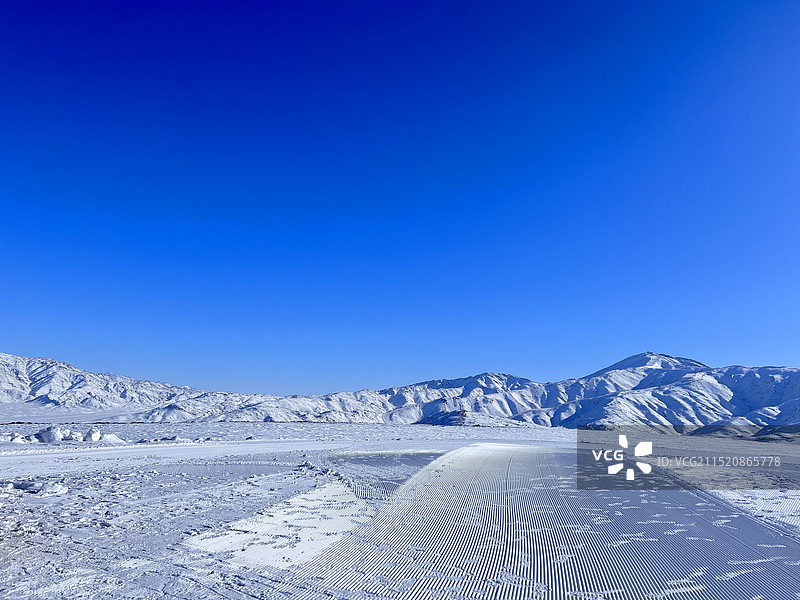 雪上的阿勒泰图片素材