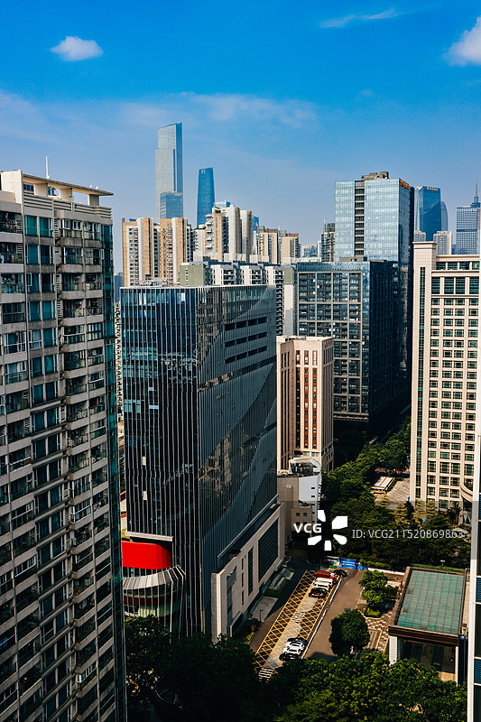 黄埔大道西的高处，远眺天河区的高楼大厦与城中村……图片素材