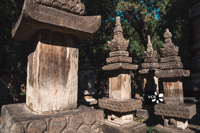 山东济南灵岩寺墓塔林图片素材