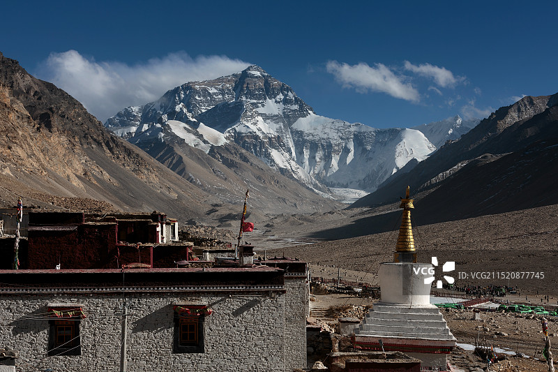 西藏绒布寺《眺望珠峰》图片素材