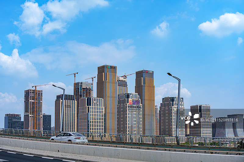 琶洲大桥偶遇五星红旗~图片素材