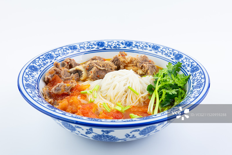 一碗番茄牛排米粉图片素材