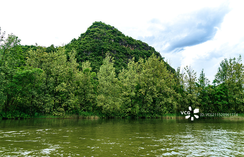 云南省普者黑景区-水中树林图片素材