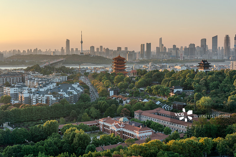 武汉的五件套（黄鹤楼、白云阁、辛亥革命纪念馆、长江大桥、龟山电视塔）图片素材