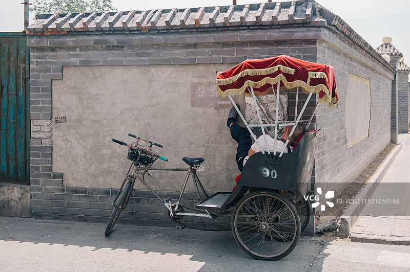 北京胡同的片刻宁静图片素材