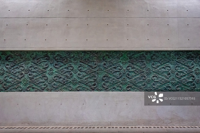 古都陕西西安秦始皇陵兵马俑是世界文化遗产，青铜上宝陈列的是镇馆之宝铜车马青铜器图片素材