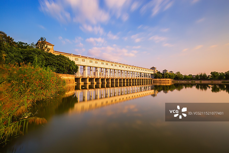 傍晚时分的涡河涡阳节制闸+安徽涡阳图片素材