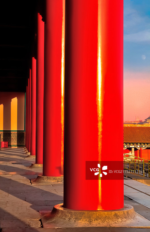 故宫太和殿外的朱漆檐柱图片素材