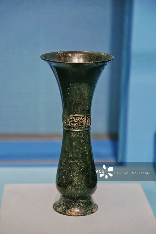 凤鸟纹觯 商晚至西周早期 1981年湘潭县青山桥窖藏出土 湖南博物院藏图片素材