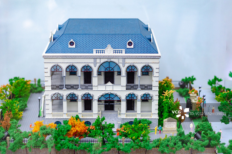 一栋欧式双层别墅建筑模型图片素材