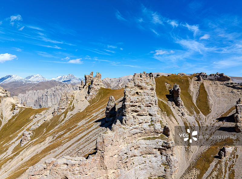 航拍新疆和静县天山石林图片素材