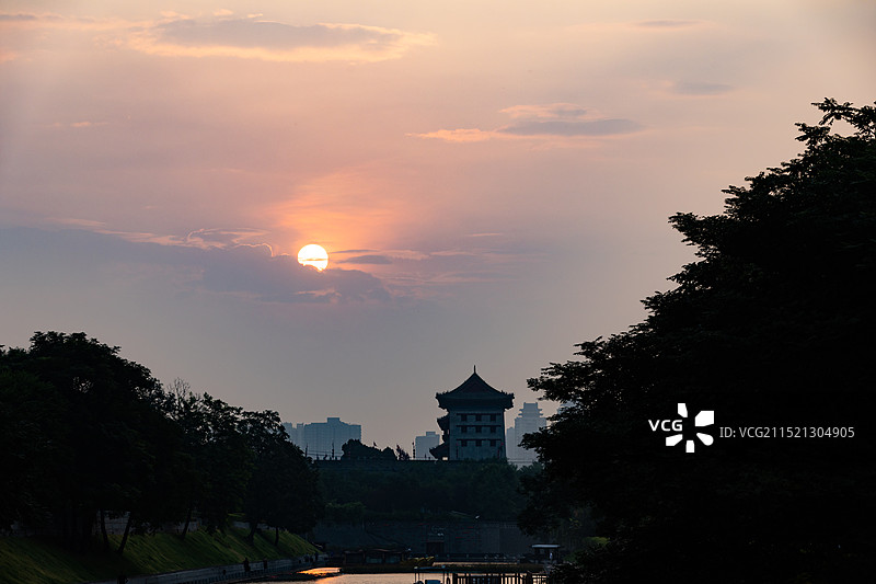 西安永宁门日出图片素材