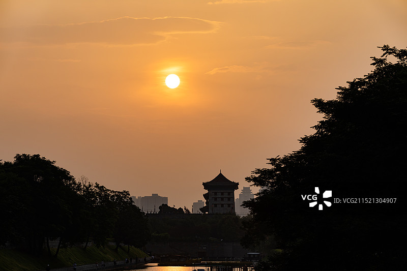 西安永宁门日出图片素材