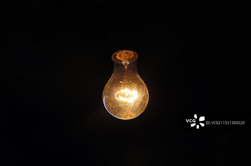 破旧电灯泡图片素材