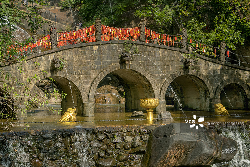 连云港渔湾景区九孔桥图片素材
