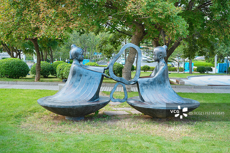 孔融让梨  山东青岛海趣园雕塑图片素材