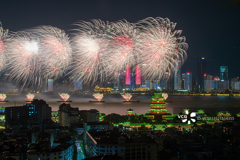 南昌国庆烟火晚会图片素材