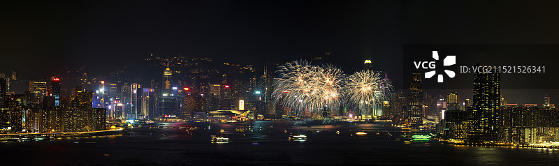 75周年国庆维多利亚港烟花全景图片素材