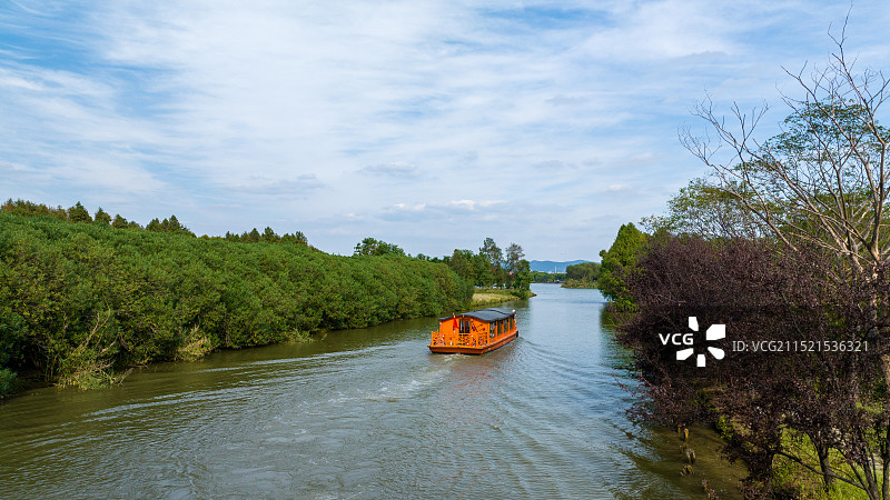 苏州太湖国家湿地公园游船观览图片素材