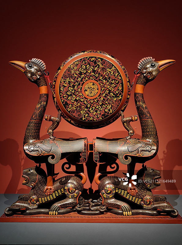 国博展览凤凰故国–虎座凤架鼓图片素材