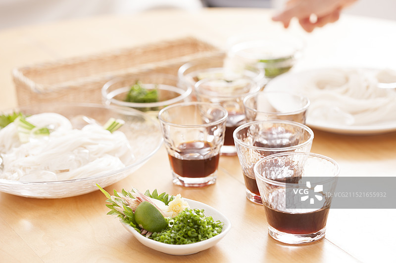 准备素面午餐图片素材