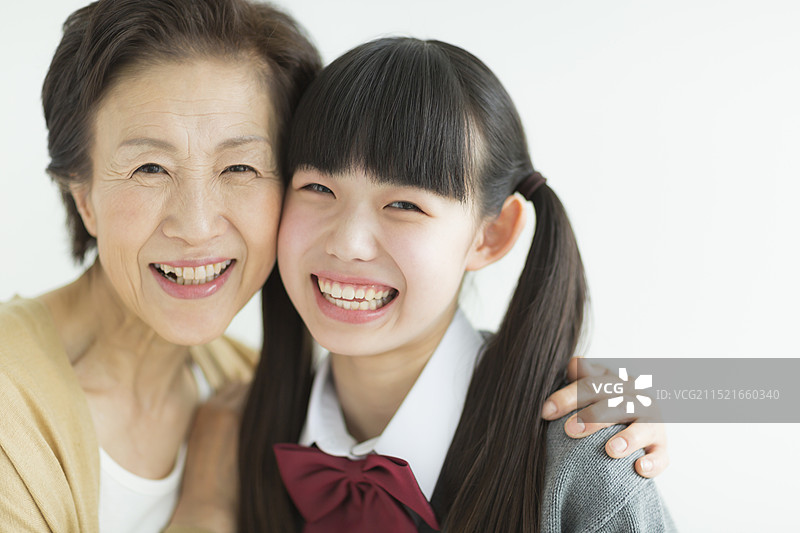 笑容满面的祖母和孙辈图片素材