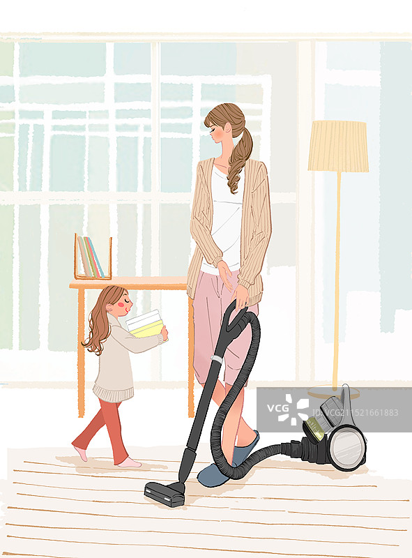 母亲在客厅吸尘，孩子们帮忙打扫图片素材