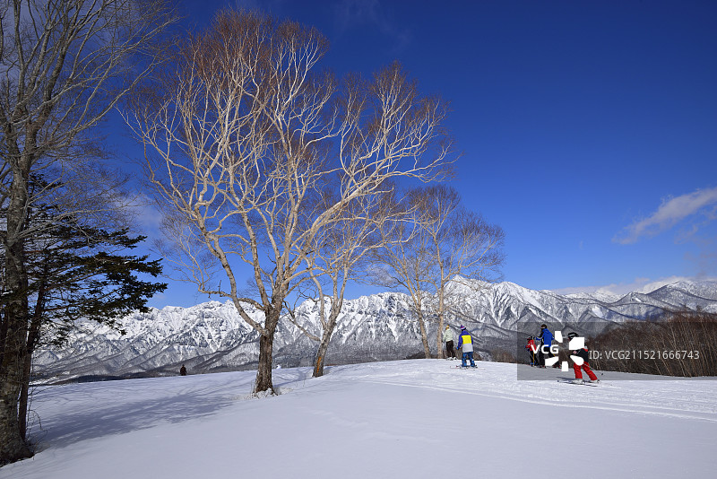 从户隐滑雪场看户隐山图片素材